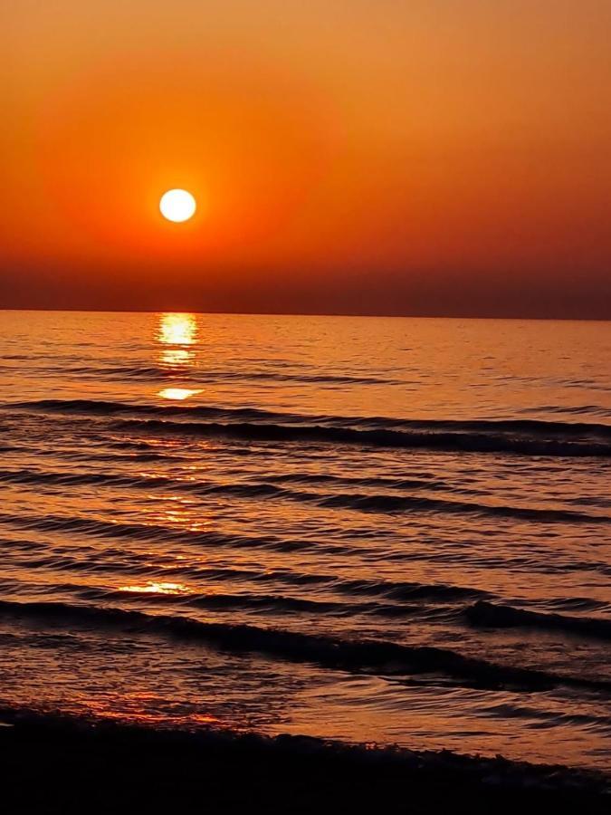 Alex Beach Apartment 51 Larnaca Bagian luar foto