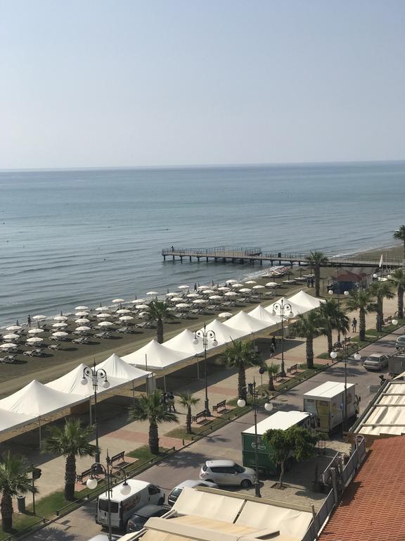 Alex Beach Apartment 51 Larnaca Bagian luar foto